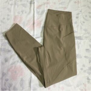 Gymshark Scrunch Butt
Leggings Medium